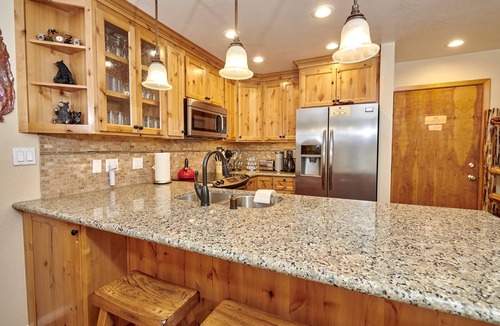 Mammoth Lakes Condo | St Anton Condos #5 (1-Bedroom) with Pool by RedAwning