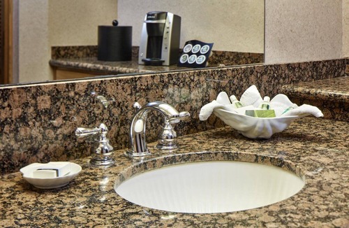 San Simeon Hotel | Standard King Room w/Sofa Bed | Access to Pool, Outdoor Firepits | Free Parking