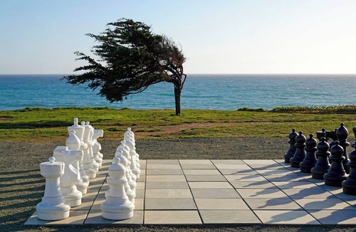 San Simeon Hotel | Standard King Room w/Sofa Bed | Access to Pool, Outdoor Firepits | Free Parking