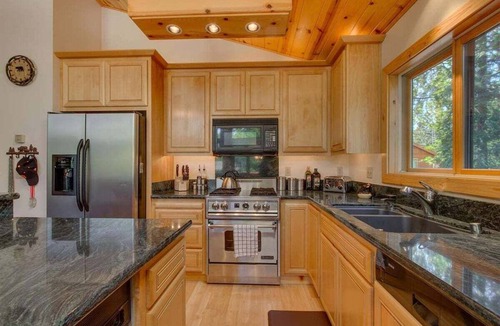 Tahoma House | Starry Night Cabin in Tahoma