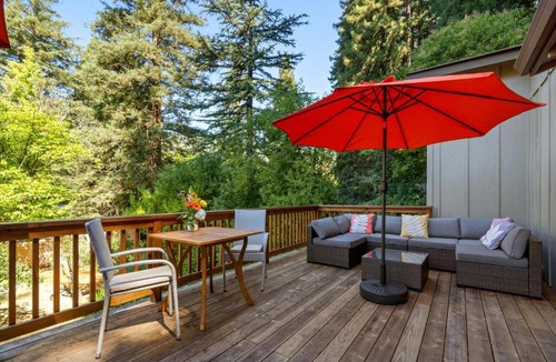 Forest Hills House | Starry Nights - River Wineries Huge Fenced Yard