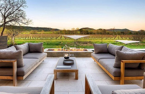 St. Helena House | State-of-the-art St. Helena retreat, Napa Valley