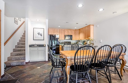 Mammoth Lakes House | Steps to Canyon Lodge! Luxurious Fully Updated, 2 Bedroom 2 Bath Condo W/Garage