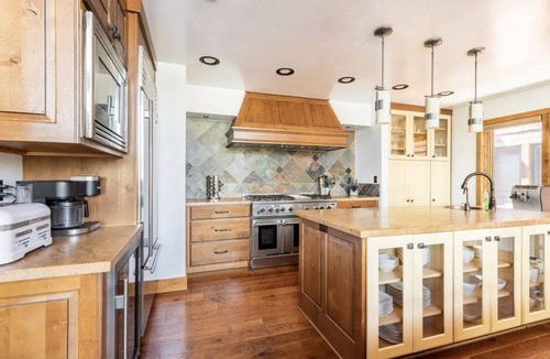 Stonegate House | Stonegate 12-Stay in absolute luxury in this Lodge by Village! New hot tub!
