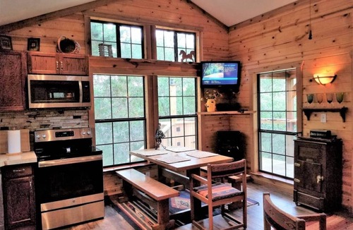 Bulverde Cabin | Stoney Porch Guest Cabin - Nestled in the Beautiful Texas Hill Country