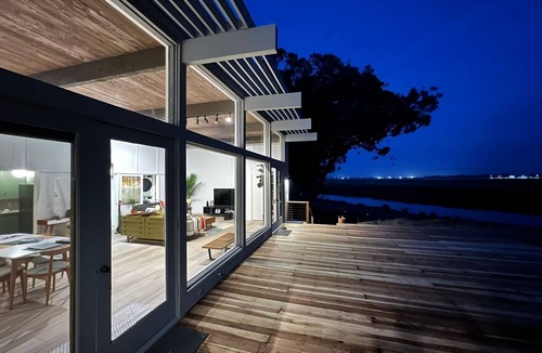 Watsonville House | Strawberry Sands - Modern Beach House