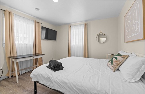 Mesa Rock House | Strict No Parties, Ranch Style, Minimalist, Clean Home