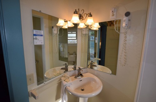 Avalon Hotel | Studio 9 Hotel Catalina