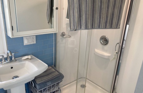 Lomita Apartment | Studio Apartment in Lomita, recently remodeled. 15 minutes to Beach.