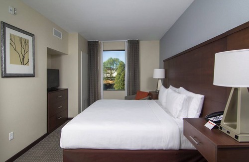 Bressi Ranch Apartment | Studio flat ∙ 1 bedroom ∙ 2 guests