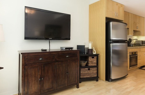 Civic Center Condo | Studio with Rooftop Deck!