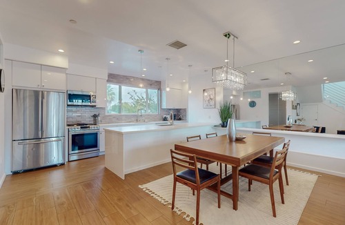 Pico - Robertson House | Stunning 4 BD Townhome in the Heart of LA