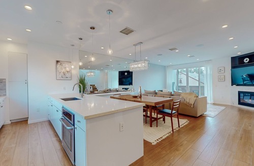 Pico - Robertson House | Stunning 4 BD Townhome in the Heart of LA