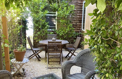 Sausalito Condo | Stunning Bay Views – Artist’s Zen Retreat - Extras!