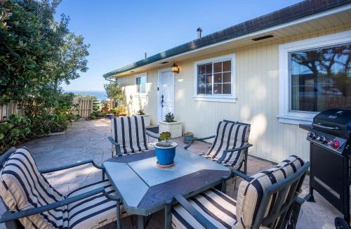La Selva Beach House | Stunning Coastal Cottage with Views of Monterey Bay