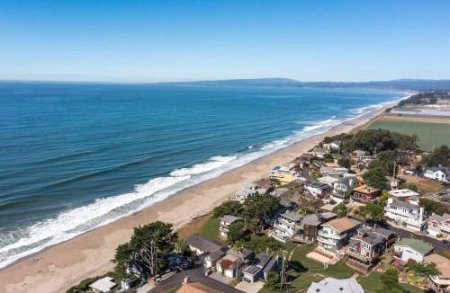 La Selva Beach House | Stunning Coastal Cottage with Views of Monterey Bay