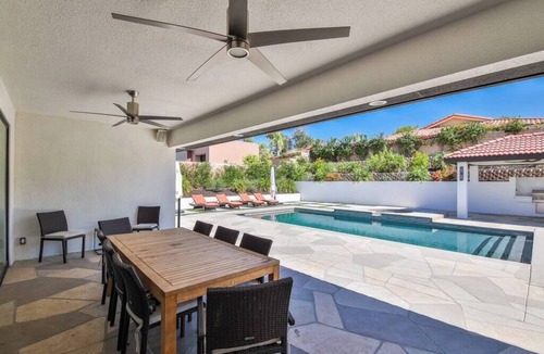 Palm Desert House | Stunning Desert Oasis