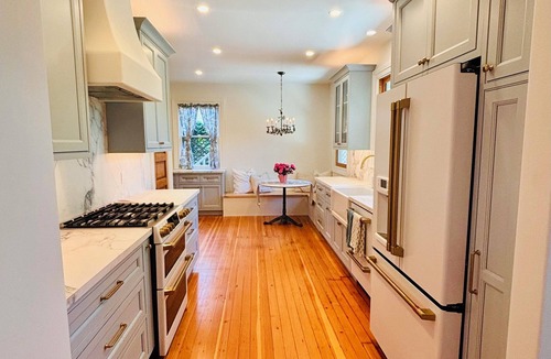 Oak Park House | Stunning Historic Home/Bikes/Walk Downtown