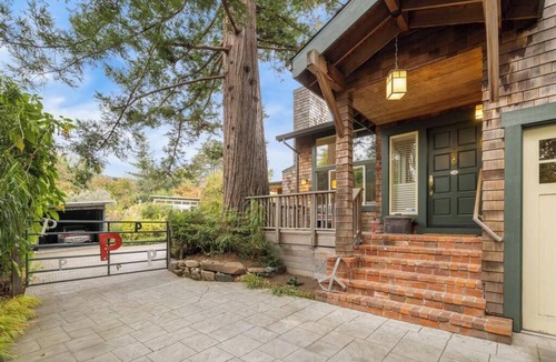 San Anselmo House | Stunning Marin County home with pool