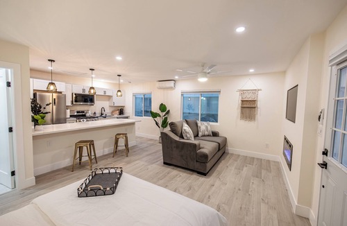 Crown Point House | Stunning Oasis Right By the Beach