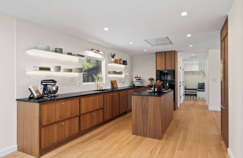 Napa House | Stunning Renovated Mid-Century Modern Home on 2.5 Acres in Napa Valley