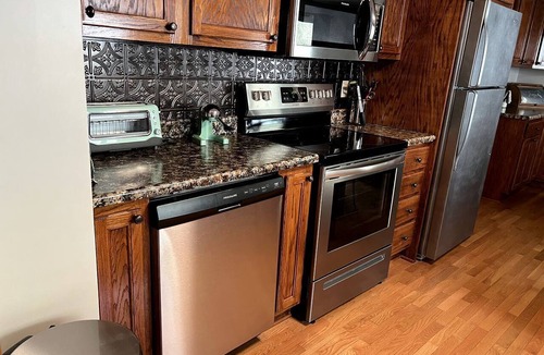 Sugar Grove Cottage | Stunning Secluded Cottage with Hot-tub in Breech House, North Carolina