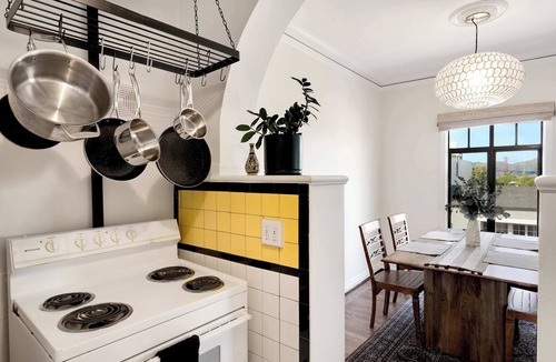 Marina District Condo | Stunning SF Top Floor Condo with Bay Views