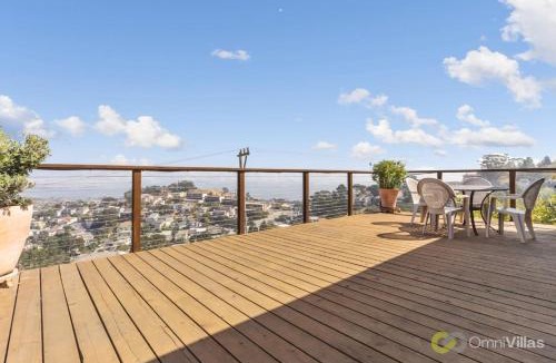 Uptown Brisbane House | Stunning Views by the Bay 2BR