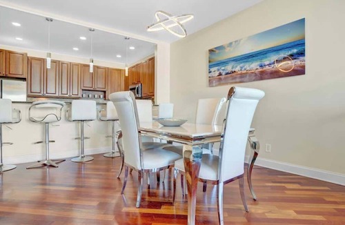 Sunny Isles Beach Condo | Stylish 2BR Retreat w/Pool & Tennis Court Access