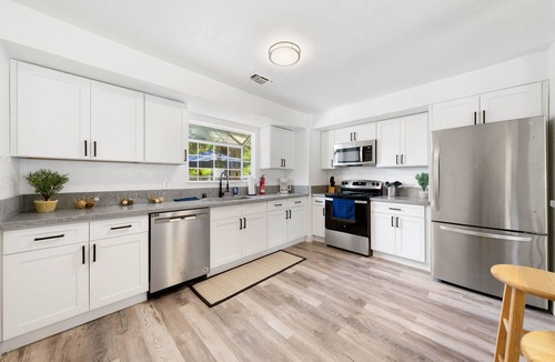 Citrus Heights House | Stylish 3BD/2BA Oasis/Office/Yoga RM/Serene Yard