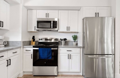 Citrus Heights House | Stylish 3BD/2BA Oasis/Office/Yoga RM/Serene Yard