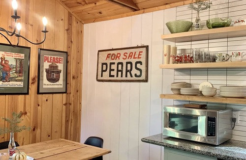 Strawberry Cabin | Stylish, CLEAN and cozy Cabin in Pinecrest Lake/Strawberry