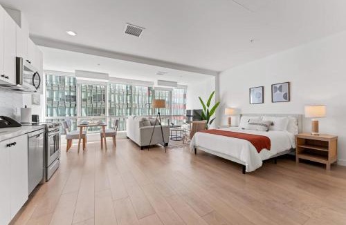 Wilshire Center Apartment | Stylish LA studio Prime Location