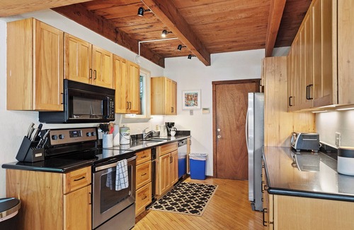 Guerneville House | Stylish, Private, Sunny Spot close to Everything - Excellent Location!