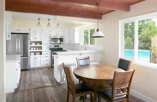Raisin House | Stylish & Remodeled - Walk to Fresno State Stadium