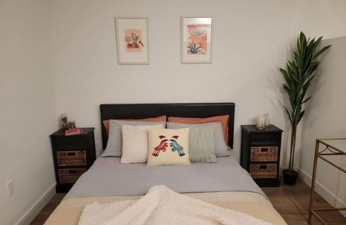 Hillcrest Apartment | Stylish Studio with Parking, Near the Zoo, Airport, Downtown, Balboa Park
