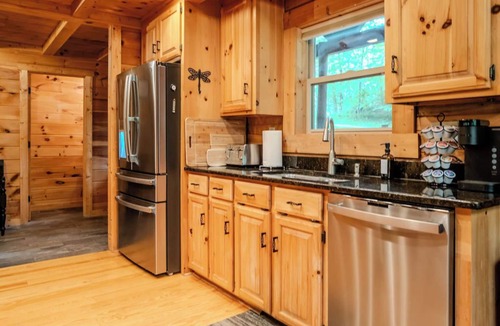 Sugar Mountain House | Sugar Mountain | Sleeps 17 | Dog Friendly | Hot Tub