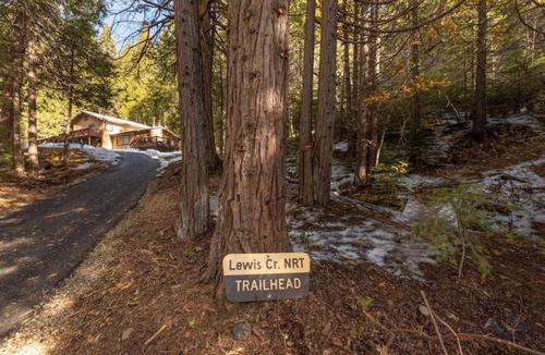 Sugar Pine Villa | Sugarpine Trailhead Lodge at Lewis Creek Upper Trailhead just 7 miles from Yosemite