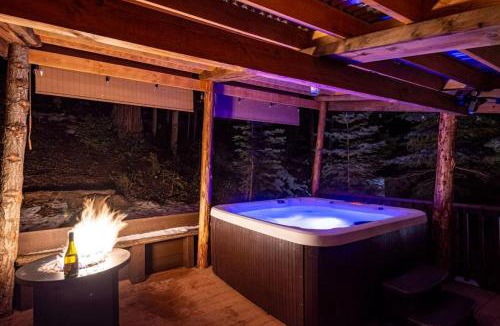 Sugar Pine Villa | Sugarpine Trailhead Lodge at Lewis Creek Upper Trailhead just 7 miles from Yosemite