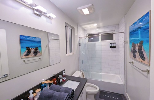 NoHo Arts District House | Summer Escape Near Universal Studios!