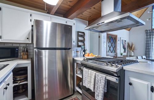 Whispering Forest Cabin | Summer Getaway Close to Lake, Walk to Big Bear Speedway for Grass-Tubing & Arcade, Loft with Foosball, Hot Tub, Cool Chill Deck