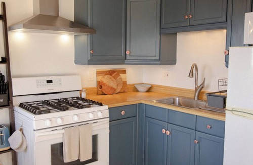 Summerland Cottage | Summerland - Ocean View Home, Dogs Welcome!