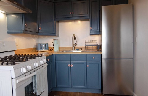 Summerland Cottage | Summerland - Ocean View Home, Dogs Welcome!