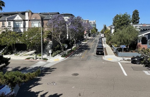 Hillcrest Condo | Sun-Filled Canyon Condo in Heart of Mission Hills