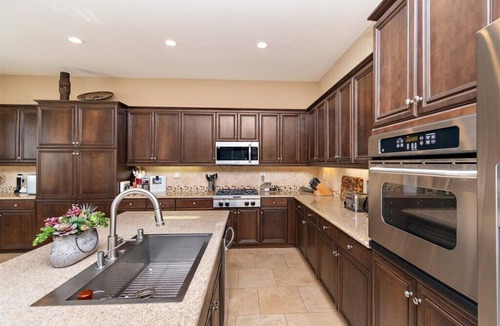 Indio House | 🌟Sun-Kissed Oasis, Entertainers Dream on the Golf Course⛳ w/Private Pool 💦