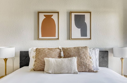 Los Angeles Apartment | Sunny Burbank 1BR w/ Pool, W/D & Gym, near TJ & WF, by Blueground