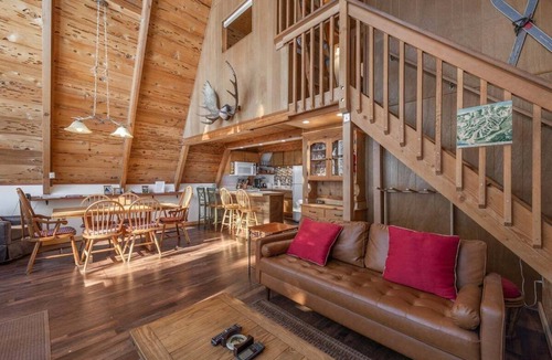 Chamberlands House | Sunny Cabin in Chamberlands HOA Pool & Beach Access!