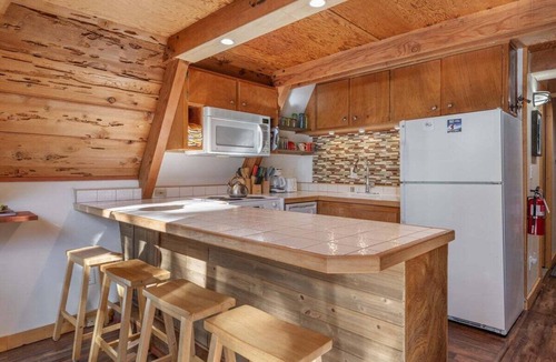 Chamberlands House | Sunny Cabin in Chamberlands HOA Pool & Beach Access!