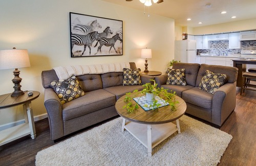 Shasta Lake Cottage | Sunny California Retreat w/Pool Access & Patio!