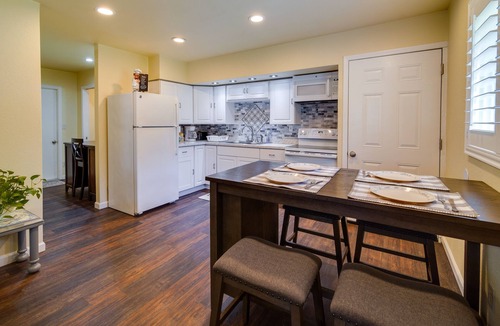 Shasta Lake Cottage | Sunny California Retreat w/Pool Access & Patio!